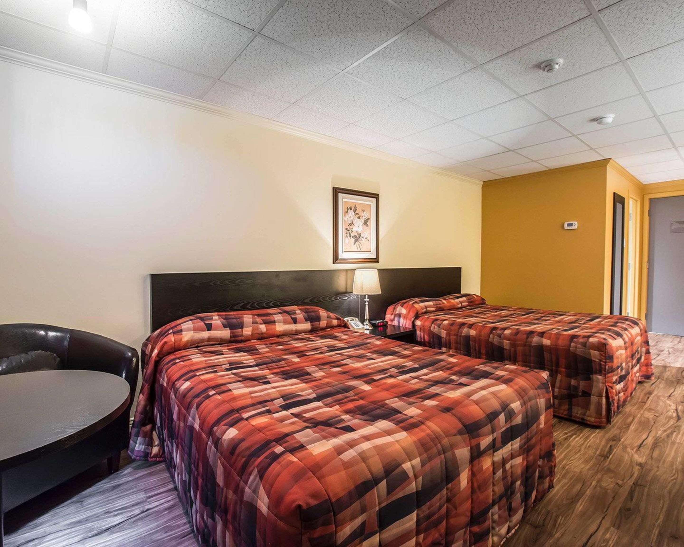 Econo Lodge Inn & Suites Montmagny Eksteriør bilde