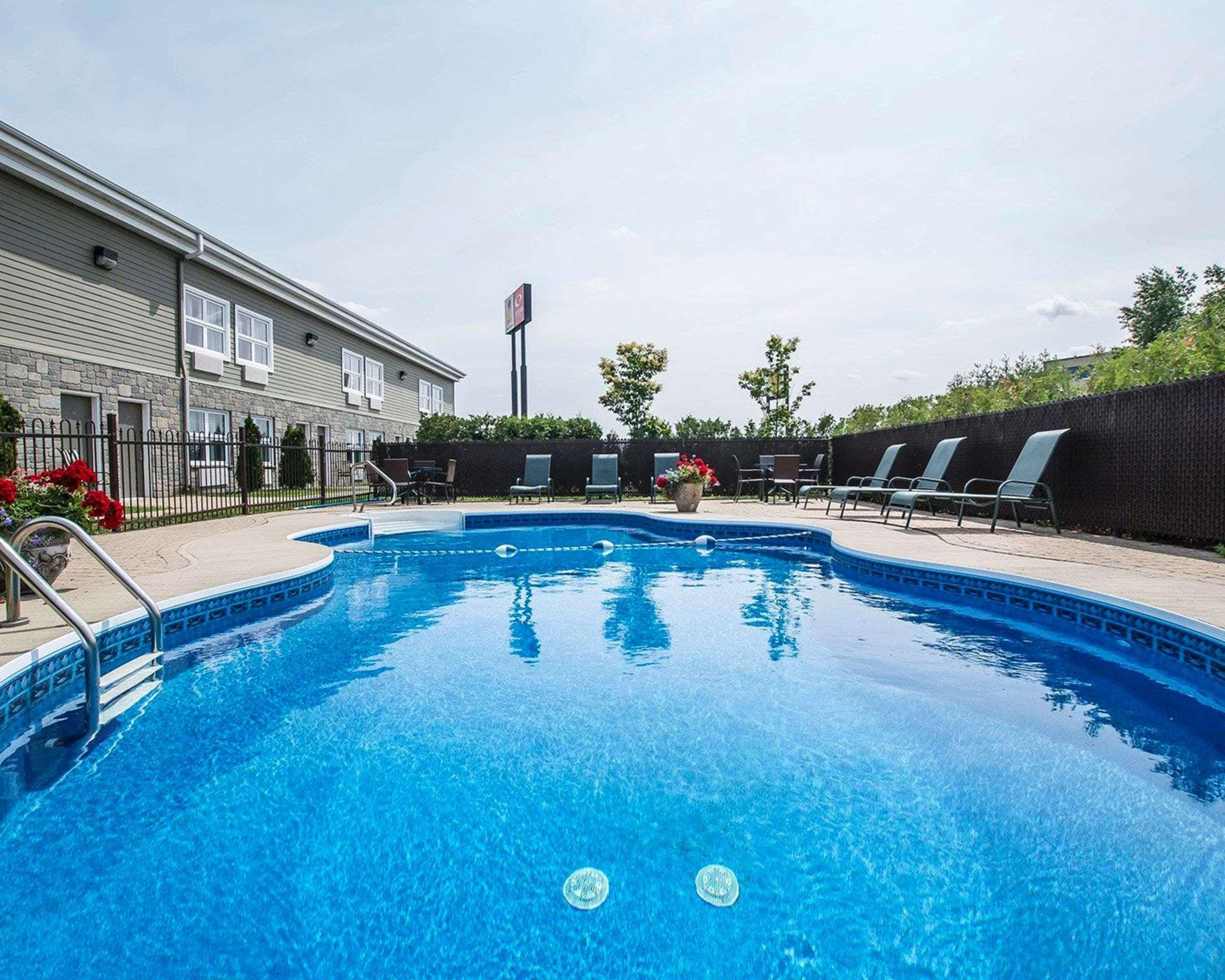 Econo Lodge Inn & Suites Montmagny Eksteriør bilde