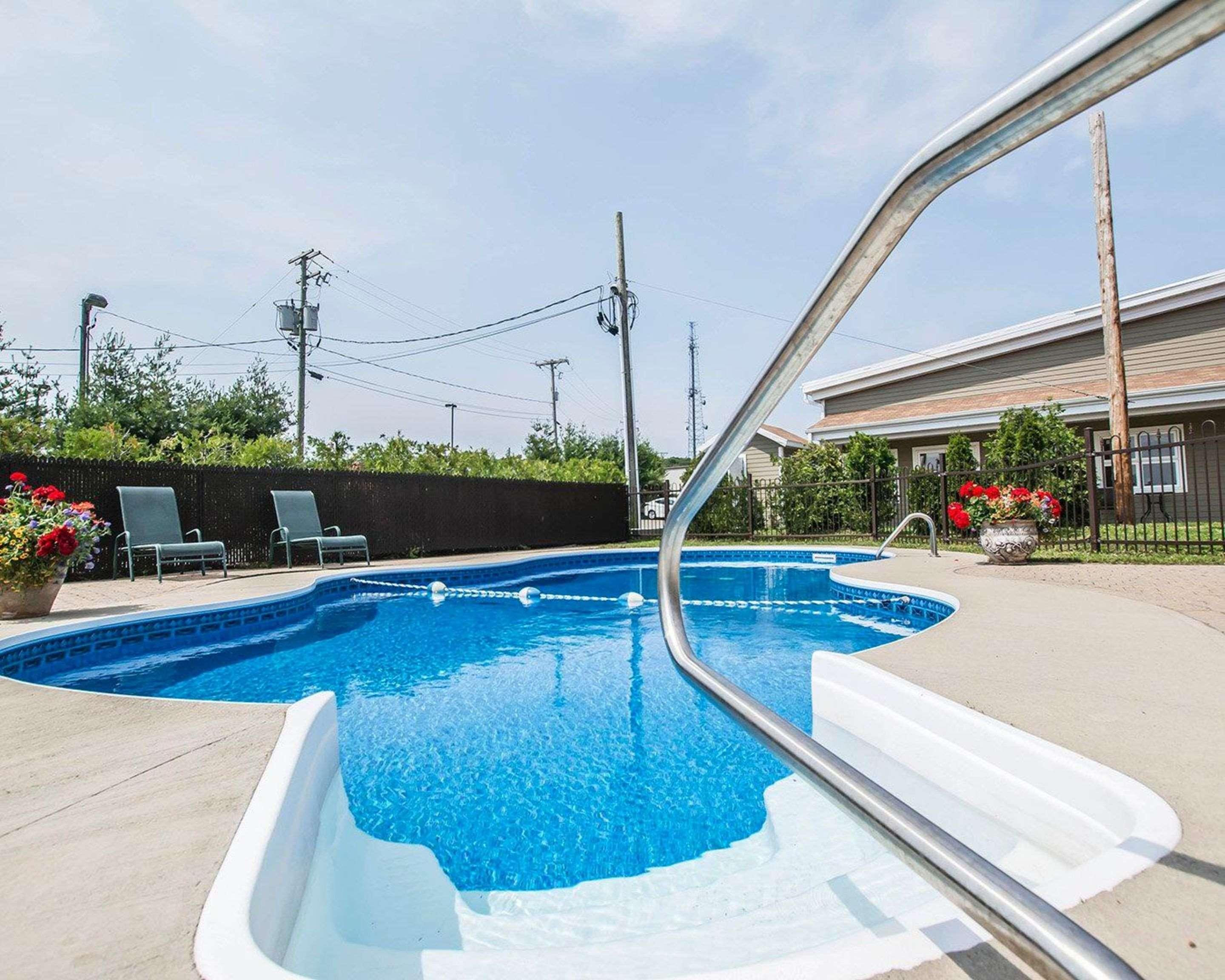 Econo Lodge Inn & Suites Montmagny Eksteriør bilde